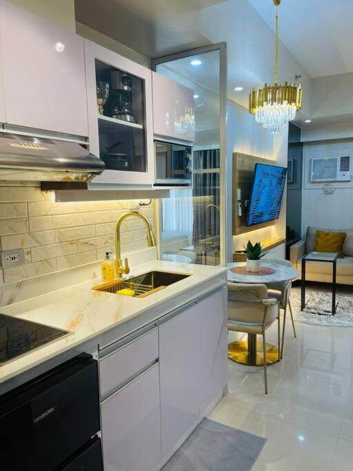 Marias Suite Near Manila Bay Free Use Of Pool エクステリア 写真