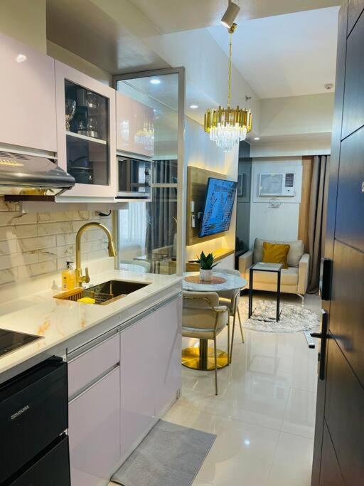 Marias Suite Near Manila Bay Free Use Of Pool エクステリア 写真